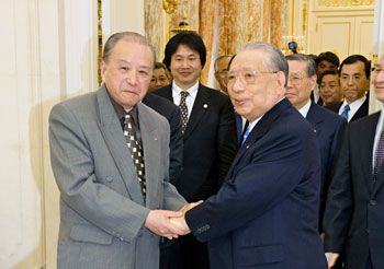 章開沅教授和池田會長在東京八王子的牧口紀念會館會面（2005年12月）