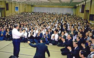 在日蓮正宗問題發生期間，池田親自鼓勵學會員