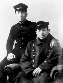 Ikeda (left) with a fellow student (late 1940s)