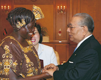 Dr. Maathai meeting with SGI President Ikeda in Tokyo, February 2005