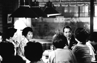 Together with his wife, Kaneko, Ikeda met with and encouraged members privately