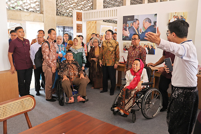 La ex primera dama de Indonesia Sinta Nuriyah reflexiona sobre el legado compartido de diálogo, humanismo y paz de Abdurrahman Wahid y Daisaku Ikeda