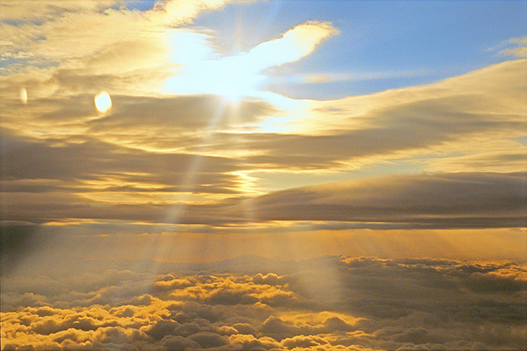 <b></b> In flight between Okinawa Prefecture and Tokyo, Japan (March 1997)